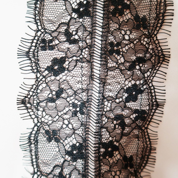 SOLD | A'gaci Blush blouse with  black lace accent - Picture 6 of 8